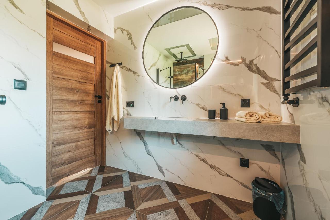 Toporowe Izby Groń Exteriér fotografie